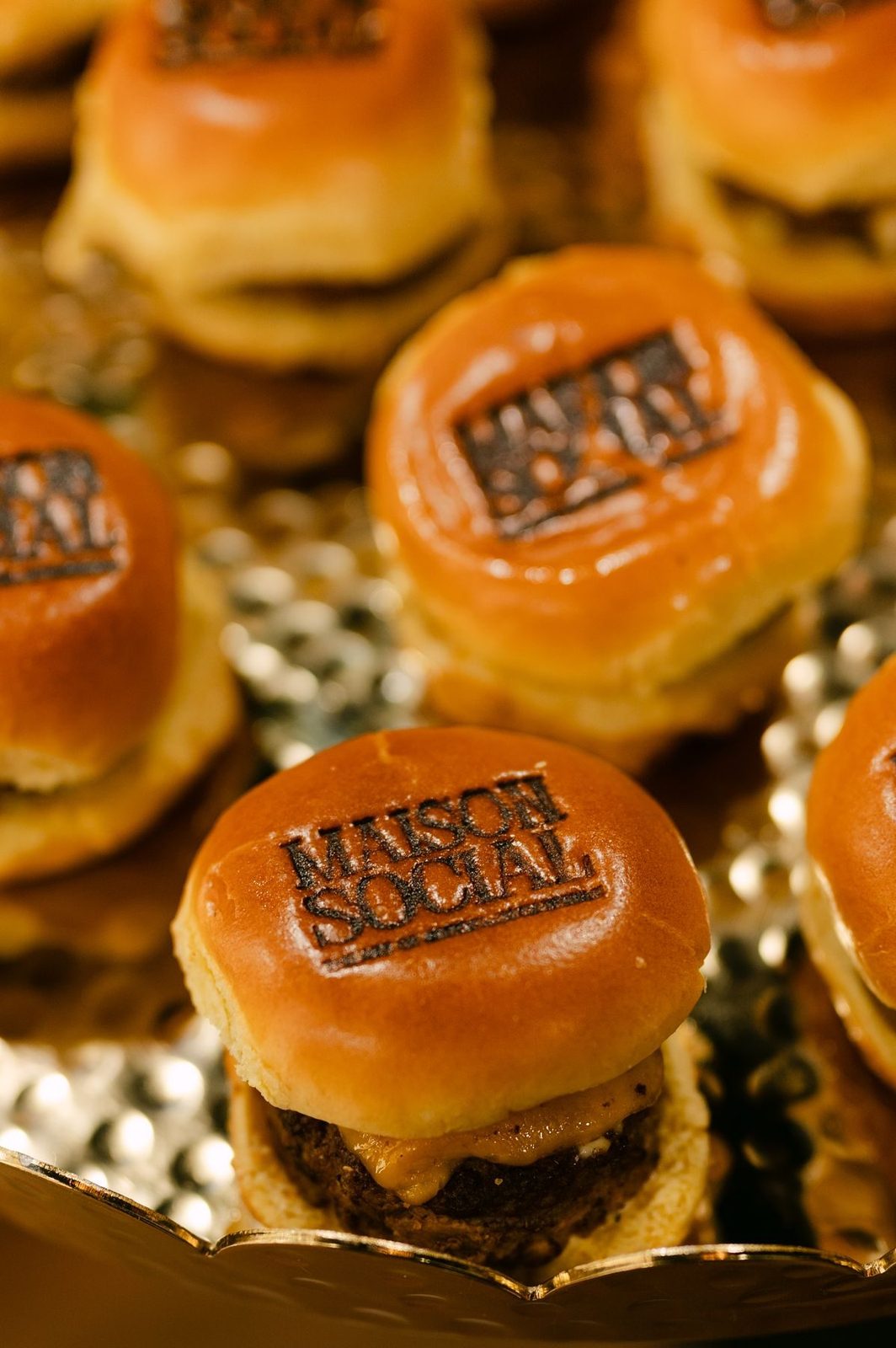 Close view of the Maison Burger